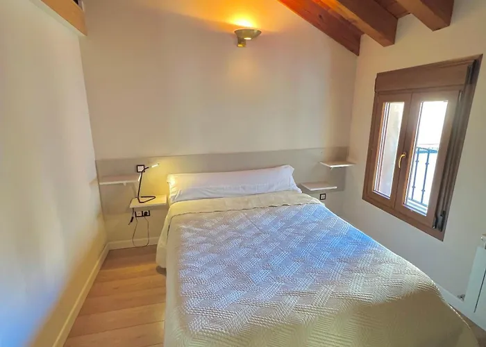 Unico En El Corazon De Segovia